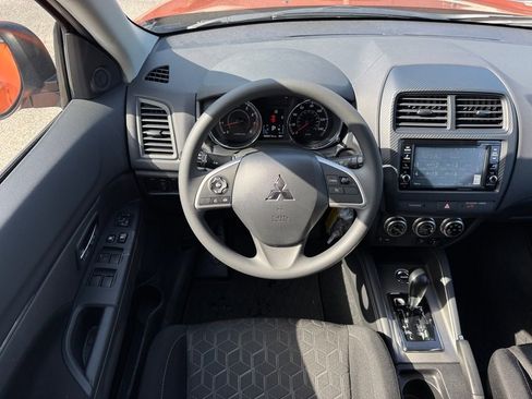 Used 2025 Mitsubishi Outlander Sport SE image 19