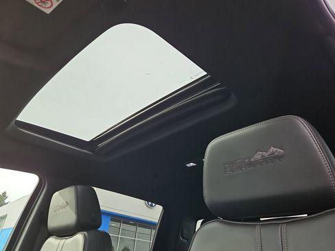 Used 2022 Chevrolet Silverado 2500 High Country w/ Z71 Off-Road Package image 23