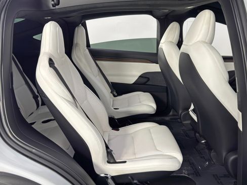Used 2022 Tesla Model X image 47