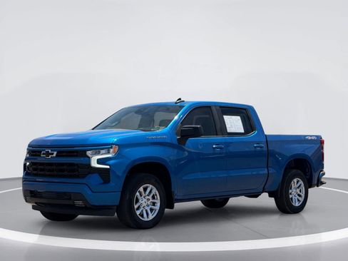 Used 2022 Chevrolet Silverado 1500 RST AWD/4WD image 2