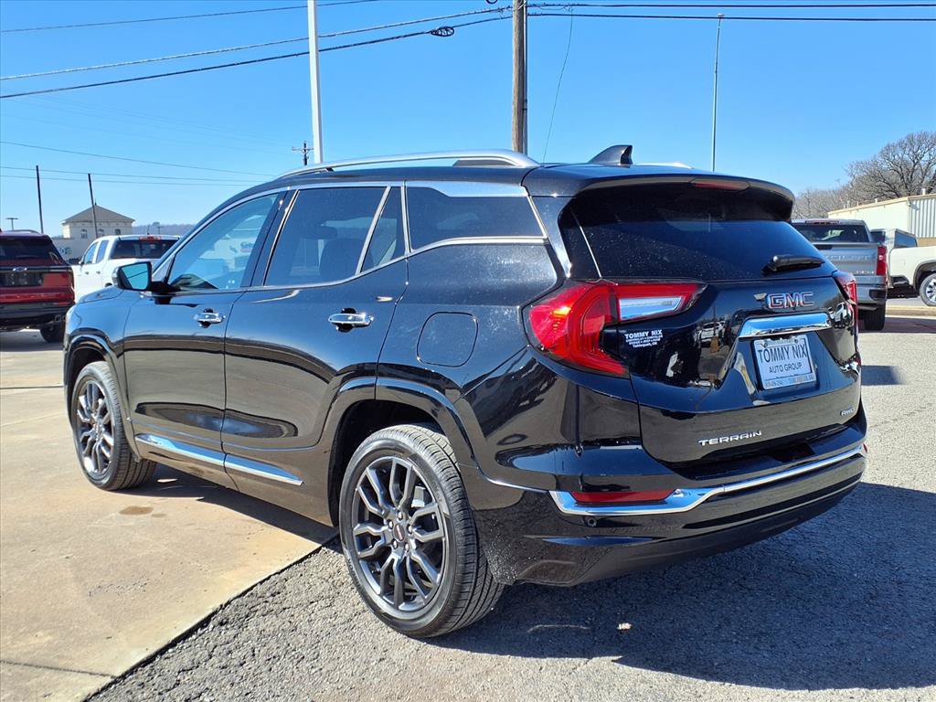 Used 2023 GMC Terrain Denali w/ Black Diamond Edition AWD/4WD image 2