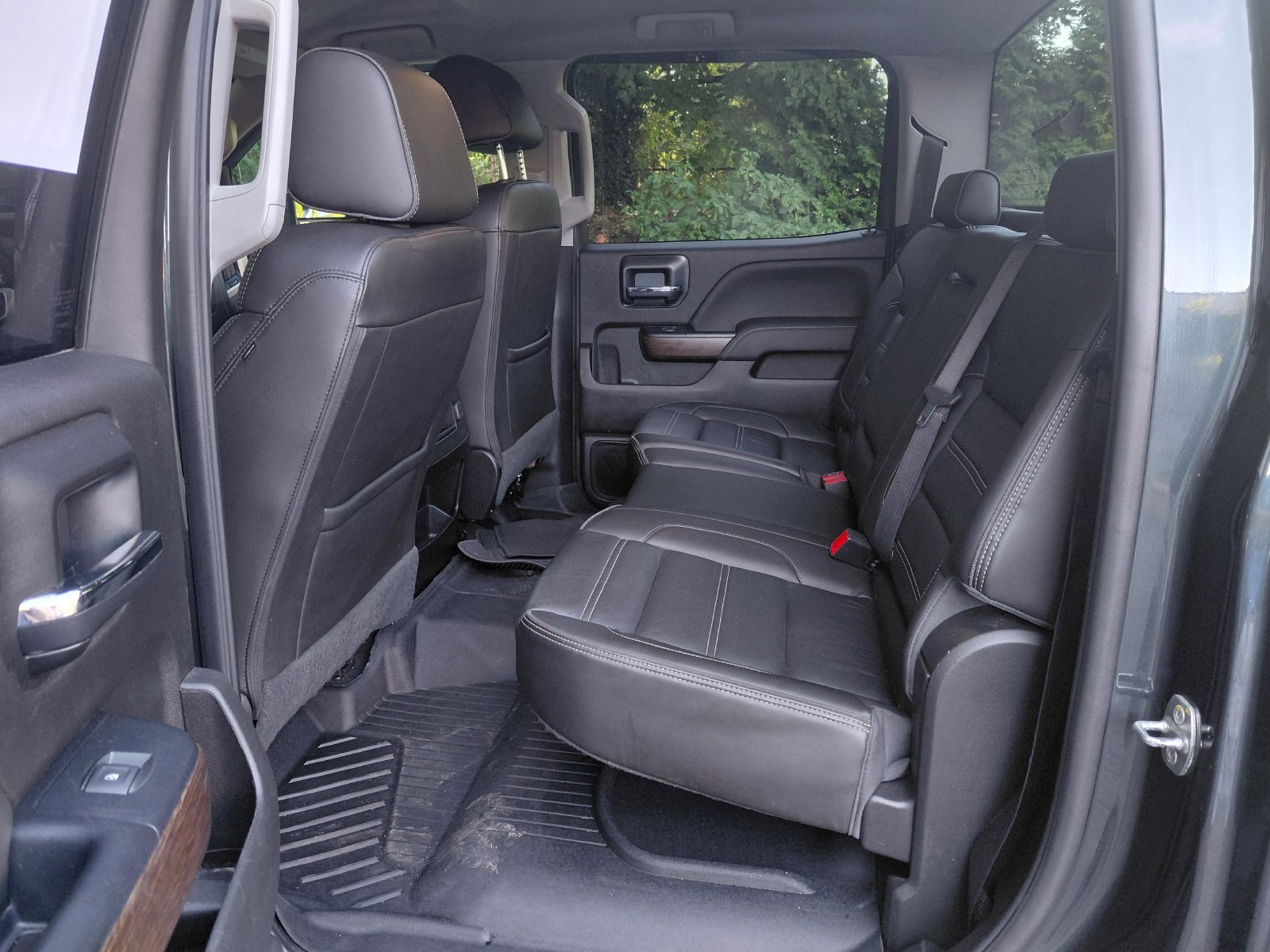 Used 2018 GMC Sierra 3500 Denali w/ Duramax Plus Package AWD/4WD image 16