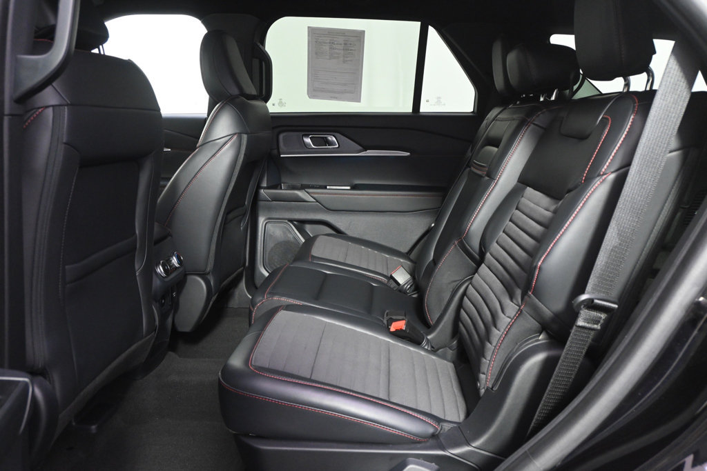 Used 2025 Ford Explorer ST-Line w/ Premium Package AWD/4WD image 21