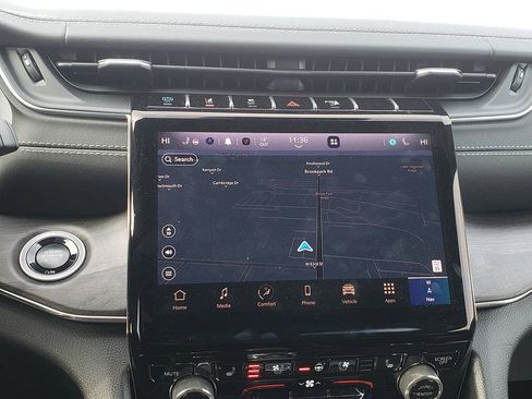 Used 2024 Jeep Grand Cherokee Overland w/ Luxury Tech Group IV image 29