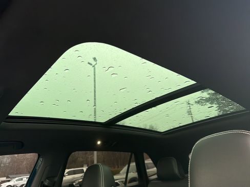 Used 2021 Volkswagen Atlas Cross Sport SE w/ Panoramic Sunroof Package image 21