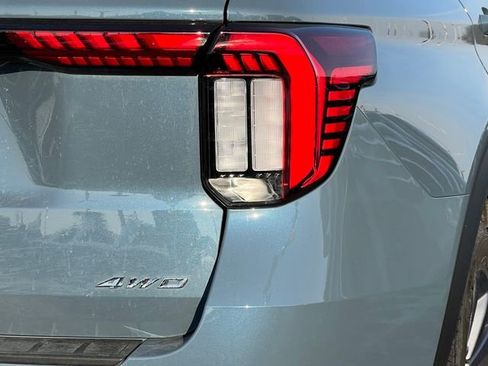 Used 2026 Ford Explorer Active w/ Active Comfort Package image 8