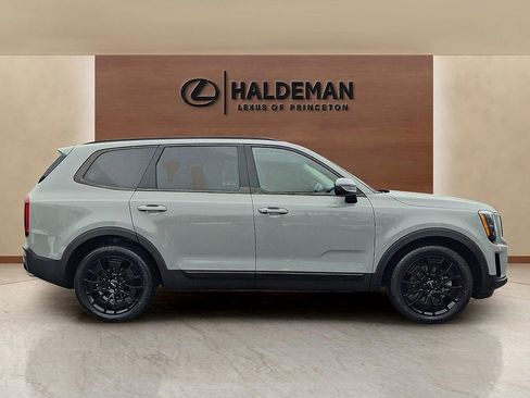 Used 2022 Kia Telluride EX w/ EX Premium Package image 7