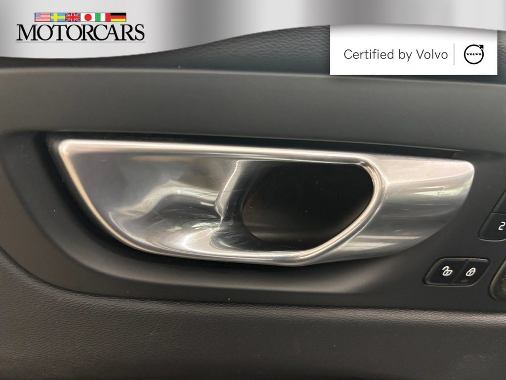 Certified 2023 Volvo XC60 B5 Plus w/ Protection Package Premier AWD/4WD image 12