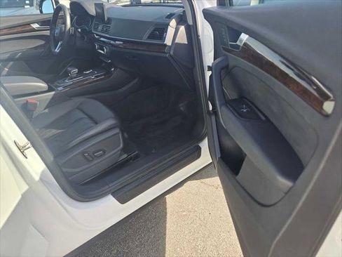 Used 2019 Audi Q5 2.0T Premium w/ Convenience Package image 10