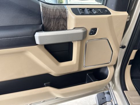 Used 2018 Ford F250 Lariat w/ Lariat Value Package AWD/4WD image 27