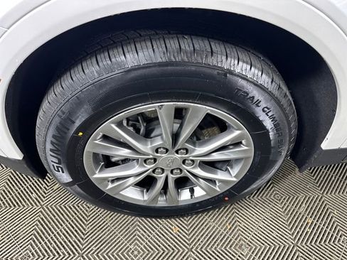 Used 2023 Cadillac XT5 Premium Luxury image 10