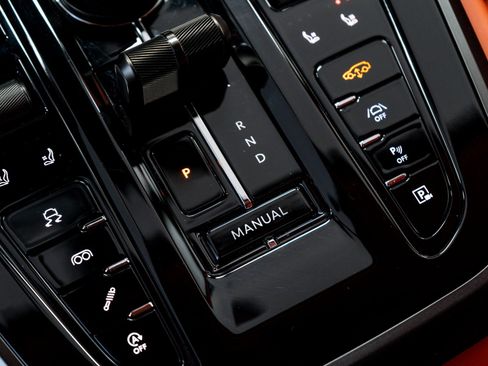 Used 2025 Aston Martin DBX 707 image 35