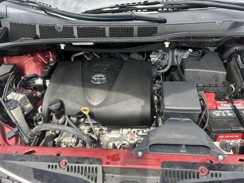Used 2018 Toyota Sienna SE FWD image 9