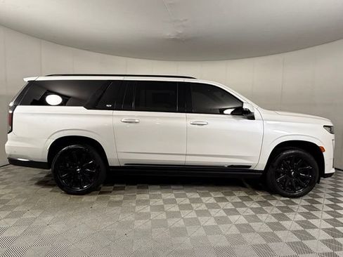 Used 2022 Cadillac Escalade ESV Sport w/ Touring Package AWD/4WD image 11