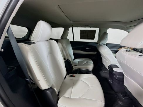 Certified 2024 Toyota Grand Highlander AWD image 27