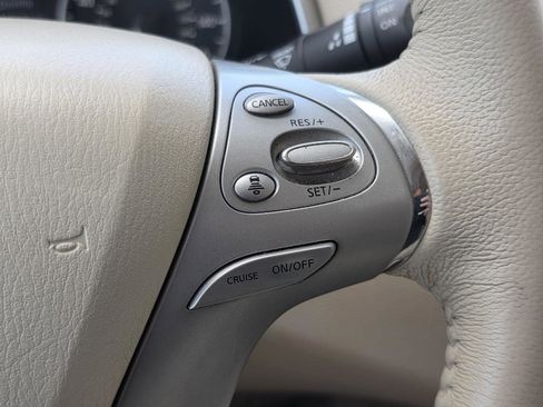 Used 2015 Nissan Murano Platinum w/ Platinum Technology Package FWD image 11