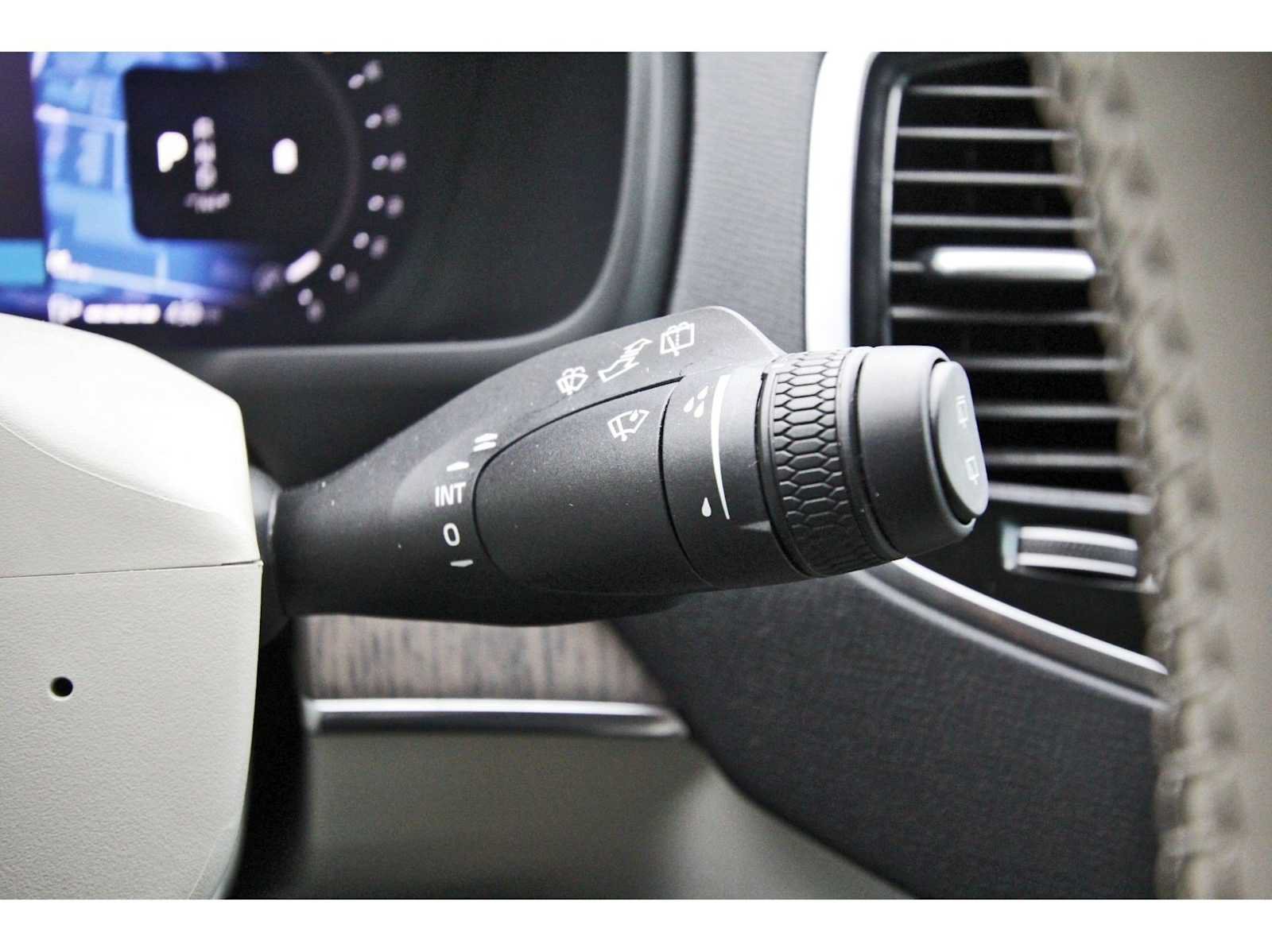 Used 2023 Volvo XC90 B6 Plus w/ Protection Package Premier AWD/4WD image 18