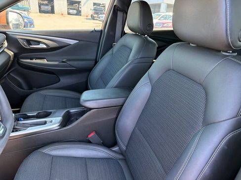 Used 2025 Buick Envista Preferred w/ Convenience II Package FWD image 19
