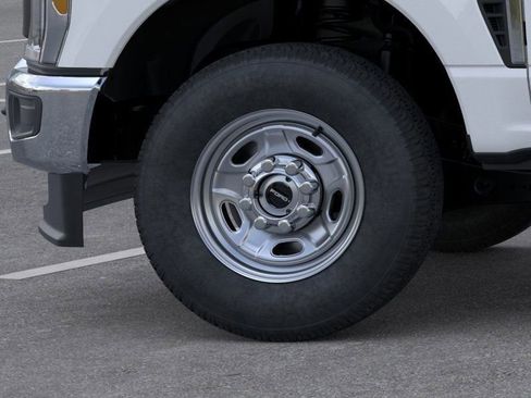 New 2025 Ford F250 XL w/ FX4 Off-Road Package AWD/4WD image 25