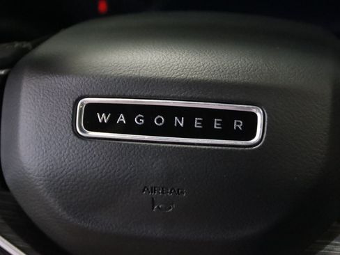 Used 2023 Jeep Wagoneer L Series II w/ Premium Group I AWD/4WD image 43
