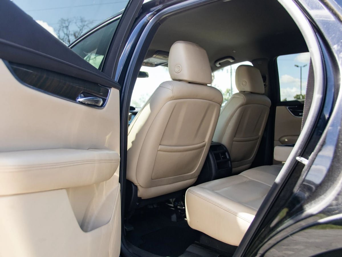 Used 2019 Cadillac XT5 FWD image 24
