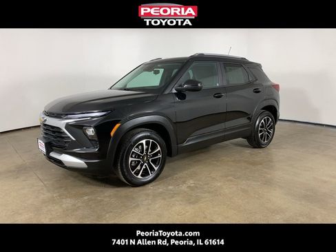 Used 2025 Chevrolet TrailBlazer LT image 1