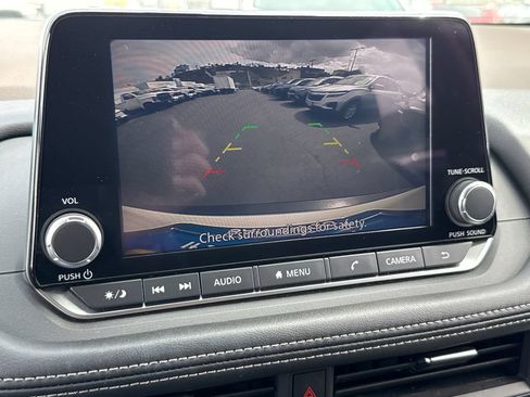 Used 2023 Nissan Rogue SV FWD image 28