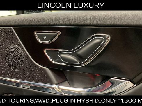 Used 2025 Lincoln Corsair Grand Touring w/ Towing Package AWD/4WD image 12
