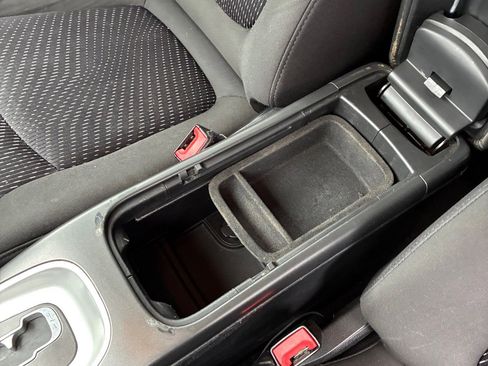 Used 2019 Dodge Journey SE w/ Connectivity Group image 17