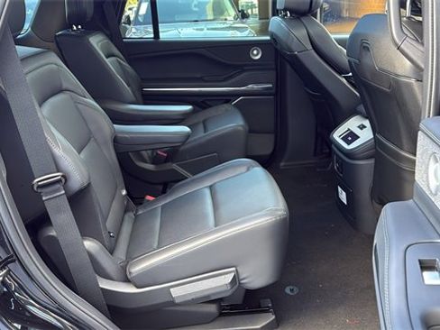 New 2025 Lincoln Navigator Reserve w/ Jet Appearance Package image 12
