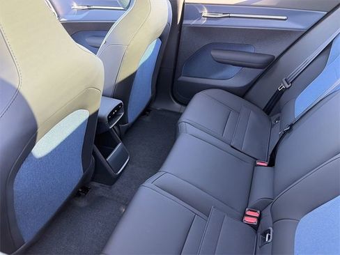 Used 2026 Volvo EX30 Cross Country Ultra image 18