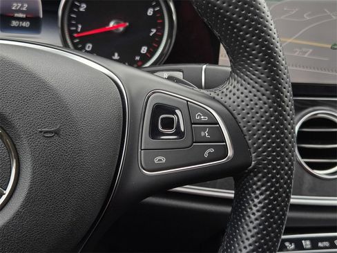 Used 2017 Mercedes-Benz E 300 image 24