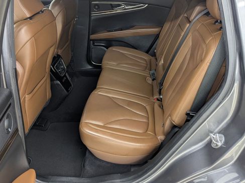 Used 2022 Lincoln Nautilus Reserve w/ Luxury Package image 14