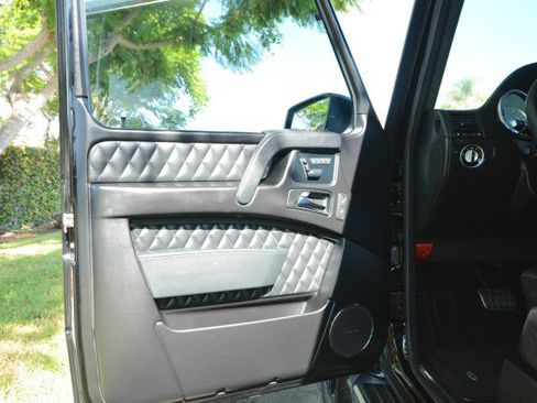 Used 2015 Mercedes-Benz G 63 AMG 4MATIC image 17