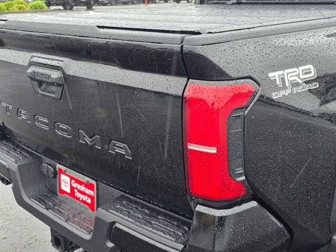 Certified 2025 Toyota Tacoma TRD Off-Road AWD/4WD image 15