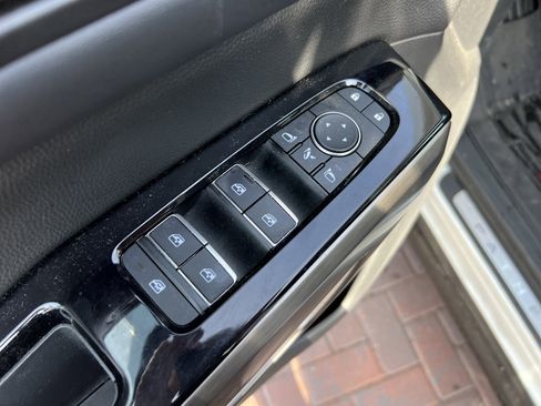 Used 2023 Nissan Pathfinder Platinum FWD image 15