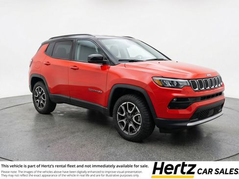 Used 2025 Jeep Compass Trailhawk AWD/4WD image 1