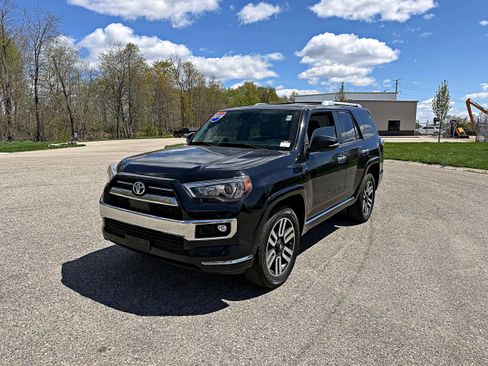Used 2021 Toyota 4Runner Limited AWD/4WD image 5