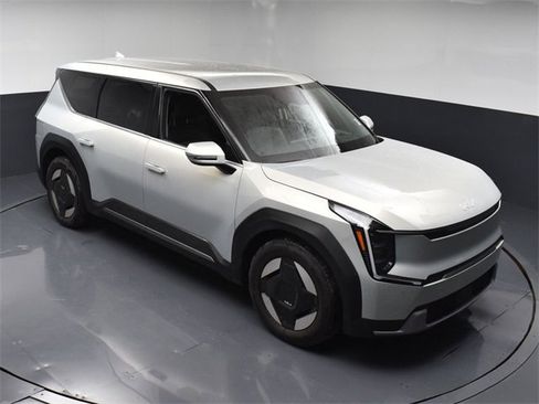 Certified 2024 Kia EV9 Light Long Range image 41