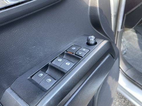 Used 2022 Toyota Tacoma TRD Sport w/ Technology Package AWD/4WD image 14