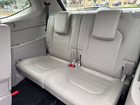 Used 2021 Volkswagen Atlas SEL Premium image 19