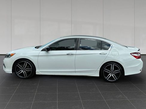 Used 2016 Honda Accord Sport image 2