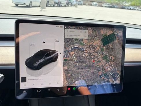 Used 2023 Tesla Model Y Long Range image 18