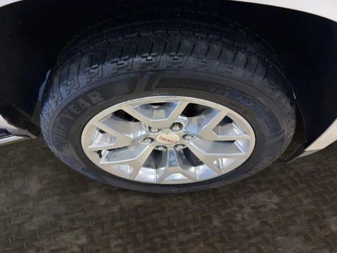 Used 2017 GMC Yukon SLT w/ Open Road Package AWD/4WD image 34