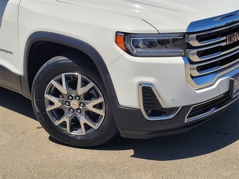 Used 2023 GMC Acadia SLT image 13