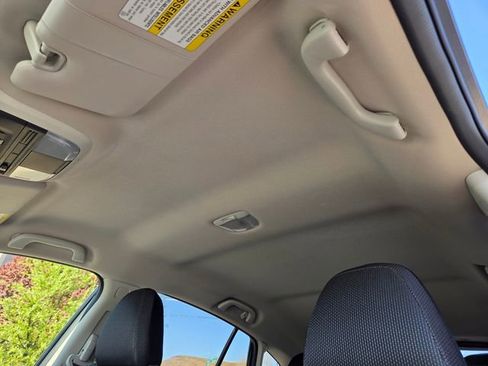 Used 2023 Subaru Crosstrek 2.0i image 10