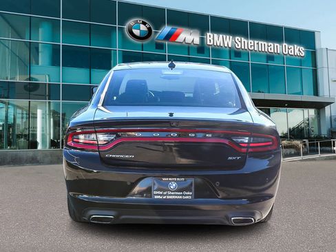 Used 2017 Dodge Charger SXT w/ Plus Group image 5