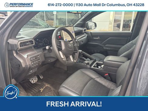 Used 2025 Toyota Tacoma TRD Sport image 15