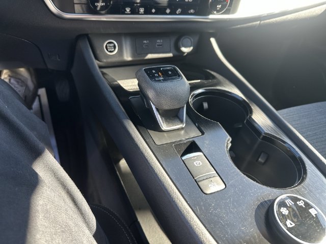 Used 2023 Nissan Rogue SV AWD/4WD image 31