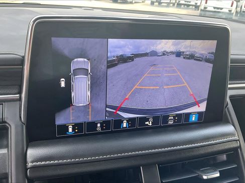 Used 2021 GMC Yukon XL SLT w/ SLT Premium Package image 24